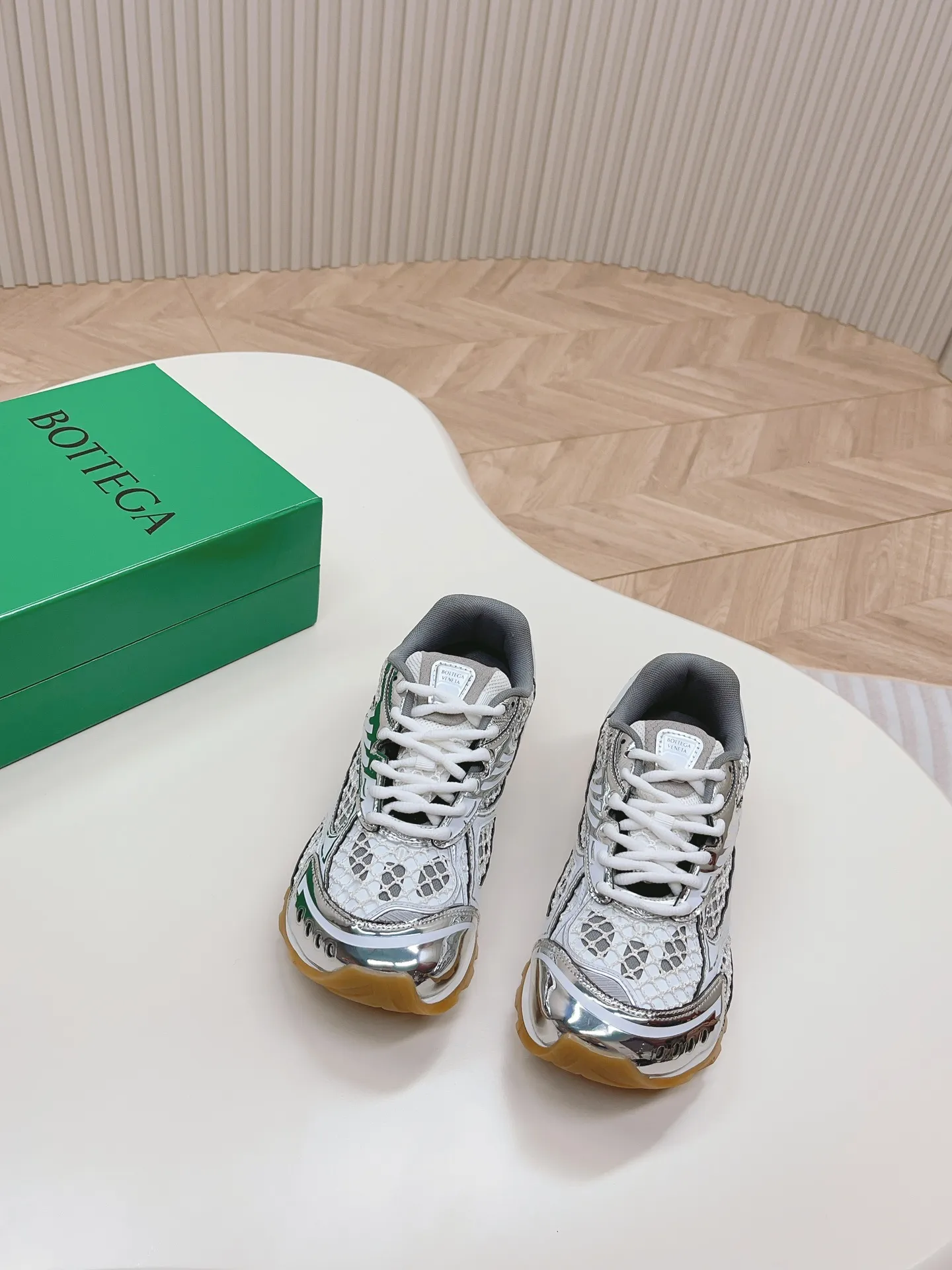 👟👟Ex-factory price 560 🌈🌈 Women's shoes, women's clothing, the latest hot models, couples' models, Bottega Veneta BV23, the new Orbit designer's curtain call, casual sneakers, a new style of freehand pure and unconstrained, with modern symbols of color, fashionable, cool and handsome, simply invincible, retro and versatile, all original craftsmanship, size 35-44